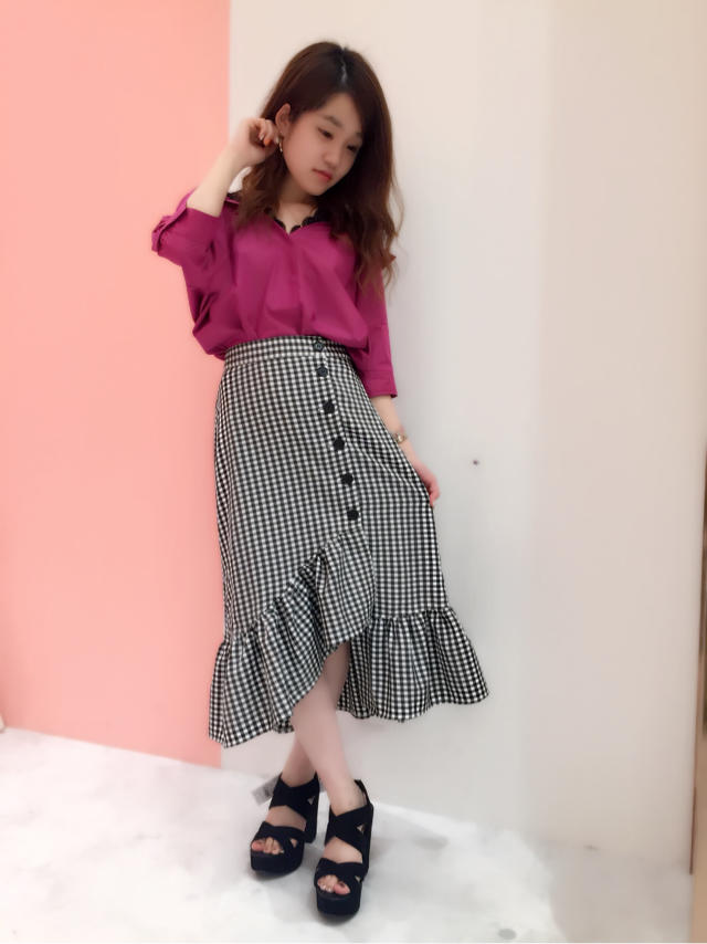 抜け襟ブラウス♡
