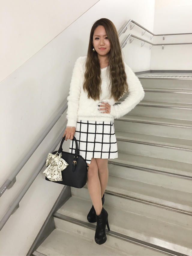 大人気のVネックシャギーニットが再入荷しました！♡