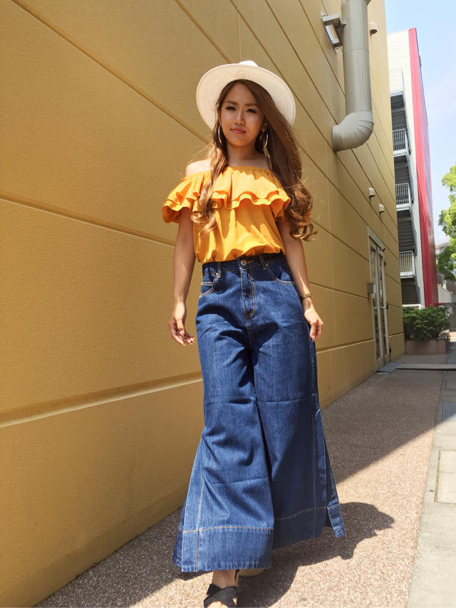 大人気オフショルトップス+スリットデニムワイドパンツ♡