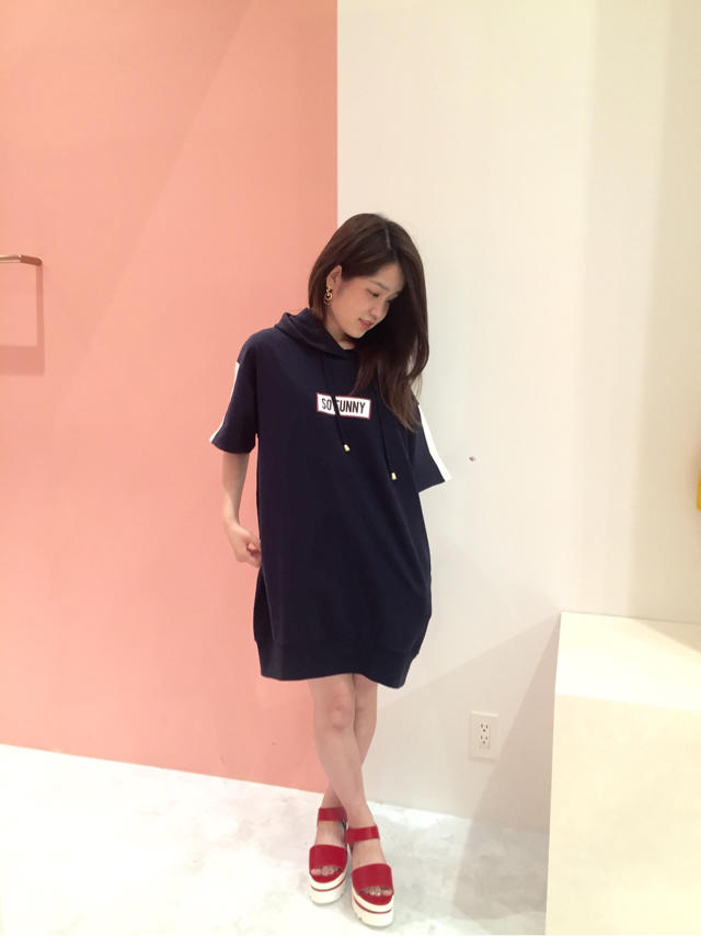 ♡ロゴパーカー♡