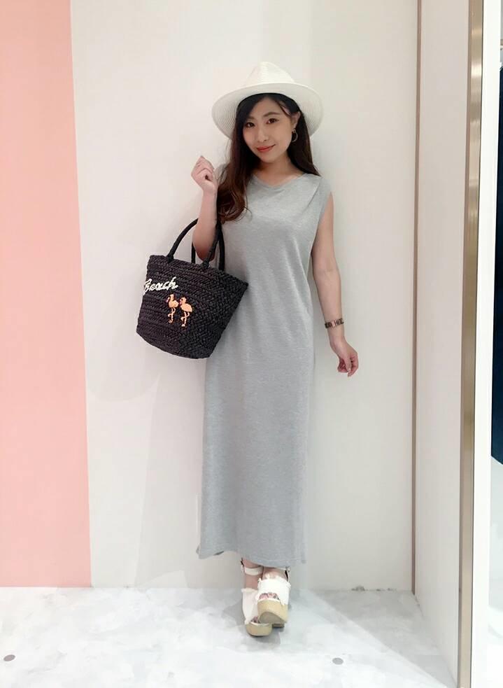 ライン綺麗！バックスタイルも可愛いカットマキシワンピース☆ayae 