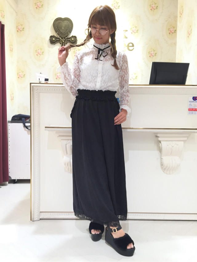 【ららぽーとTOKYO-BAY店】ワイドパンツを使ったクラシカルcode♪