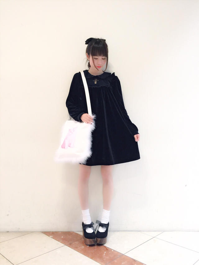 HEP♡クロスくり抜きがポイント♪ベロアonepiece⋈*｡ﾟ