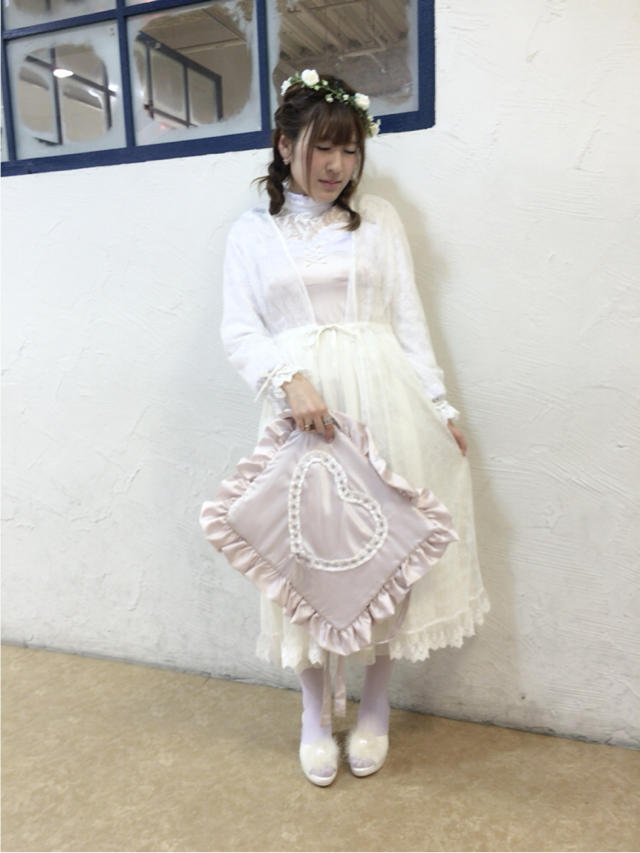ネグリジェOP×レースジレの大人ガーリーコーデ