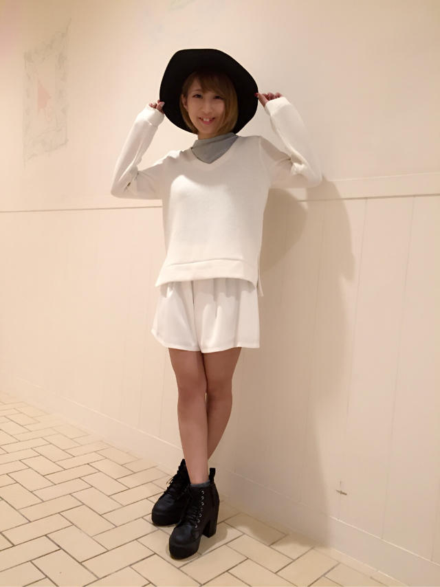 インナー付きVネックニット♡