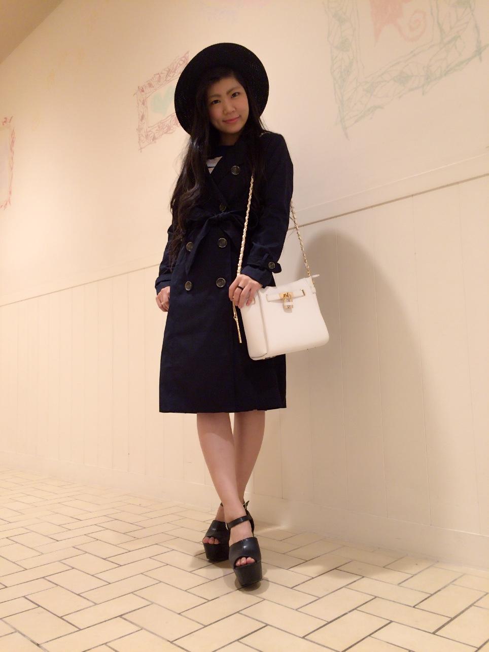 ロングトレンチコートで大人CODE(*^_^*)