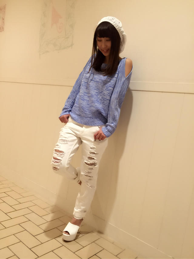 こんちゃんオススメ♡肩出しニット