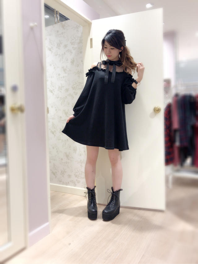 \♥︎/池袋店: プチプラ♡カットワンピでAll Black Code♡
