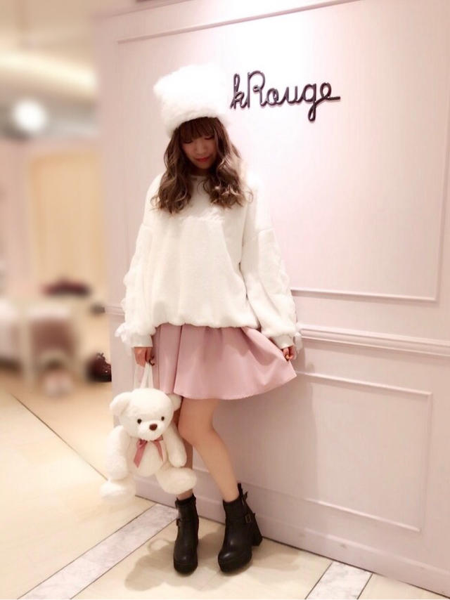 仙台店☆モコモコな見た目がcuteなwhite×pink code*·˚ ༘♡