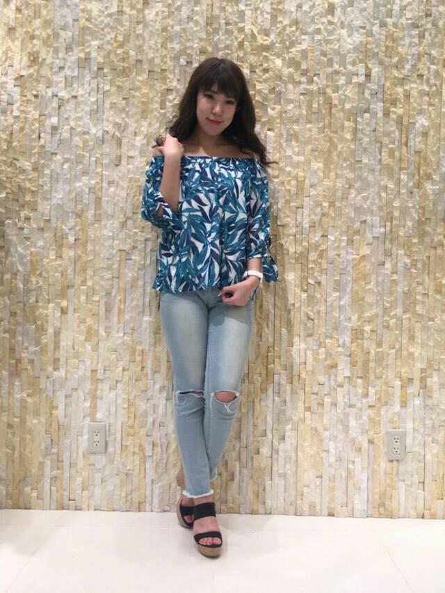 ルックブック掲載！リーフ柄トップス♡えりつぃん