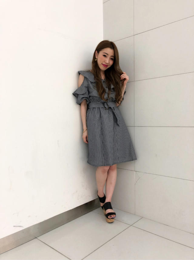 肩開きフリルワンピ♡えりつぃん