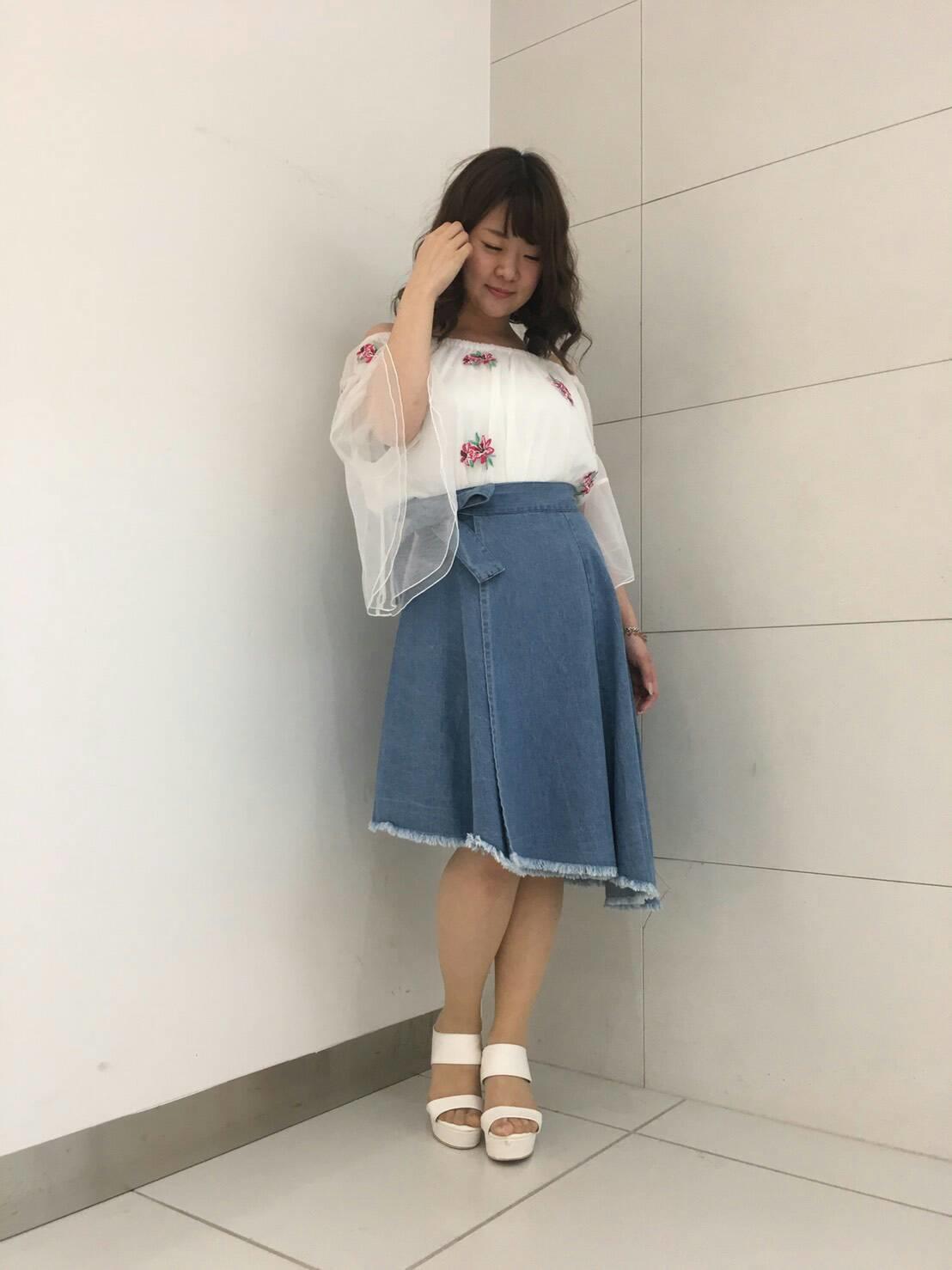 フラワー刺繍トップス♡れいか