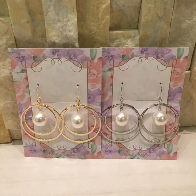 新作ピアス♡ことやん