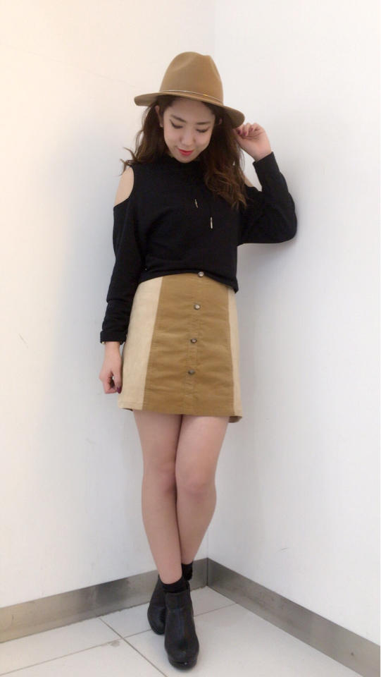 チョーカー付！肩あきトップス♡りほ