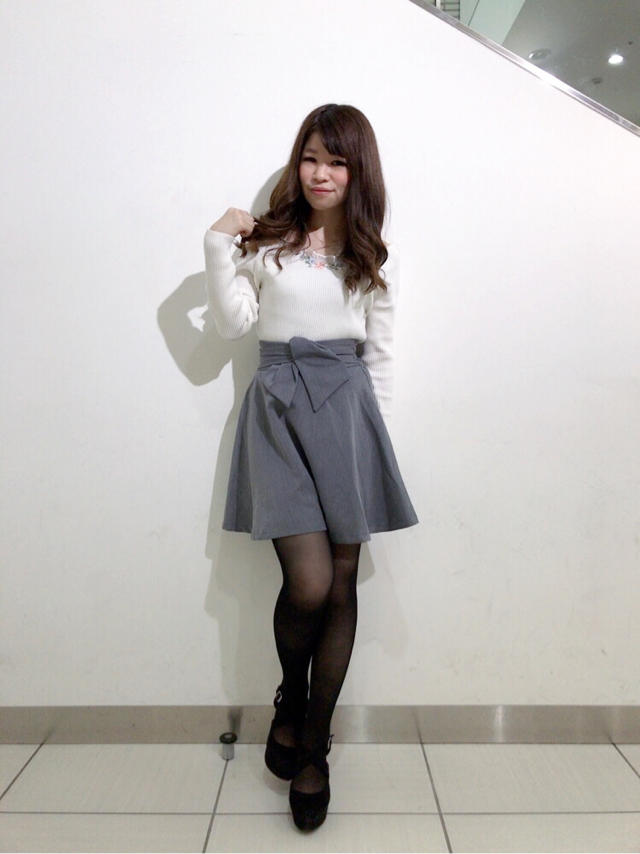 胸元が可愛らしいニット♡ゆき