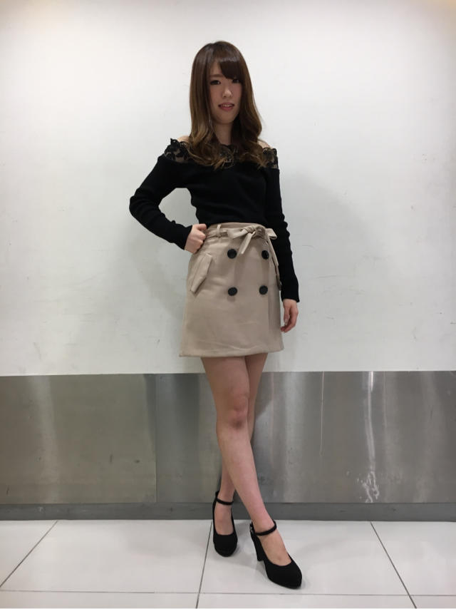 大人気オフショルトップス♡なつみ