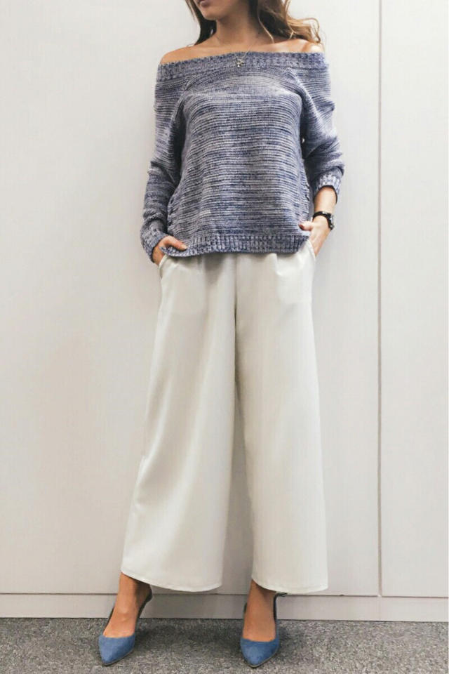 発売中オフショルニット★