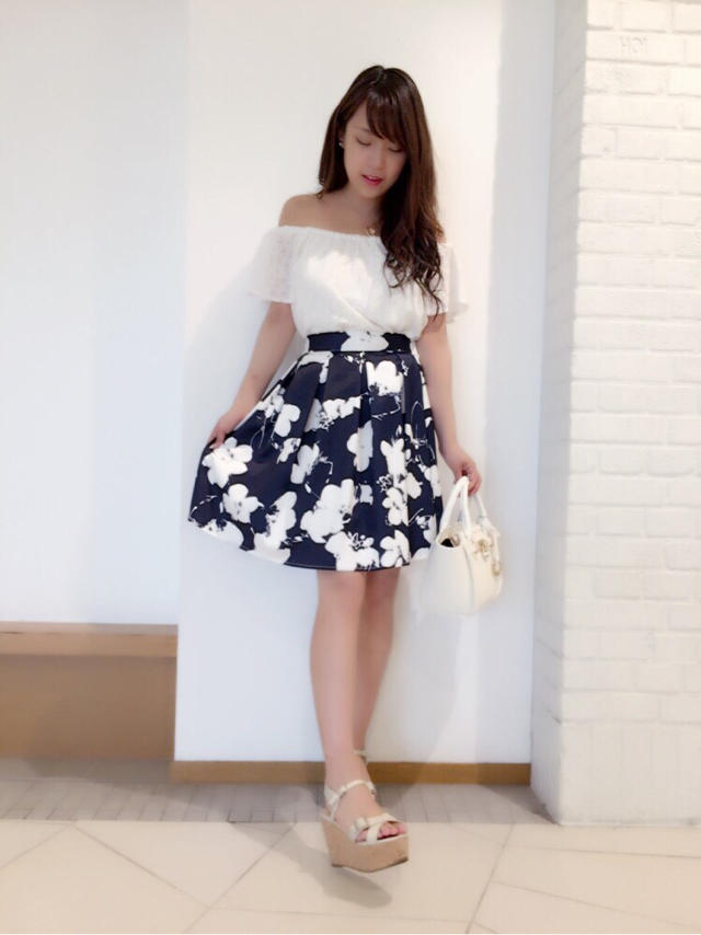 上品なフェミニンスカートに一目惚れ！お気に入り店頭code♡あんな
