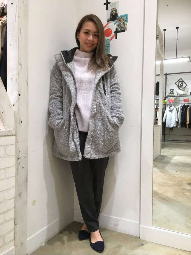 ブークレモッズコートコーデ