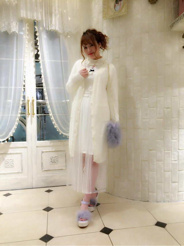 peco♡今年トレンドのゆるゆるモダンガーリーstyle♡オールホワイトで統一感をプラス♡