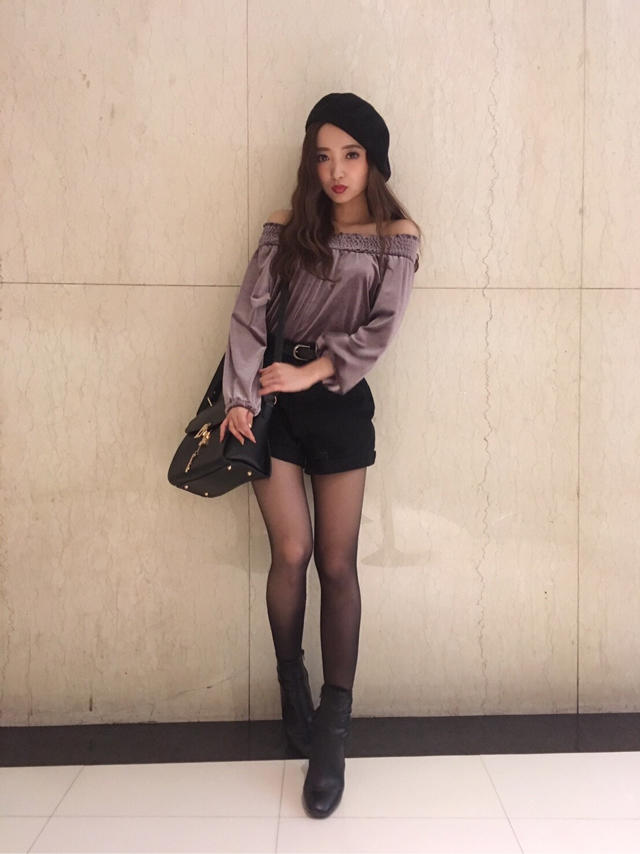 ベロアオフショル♡いわたん