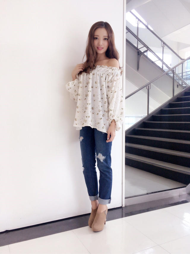 子花柄オフショル♡いわたん