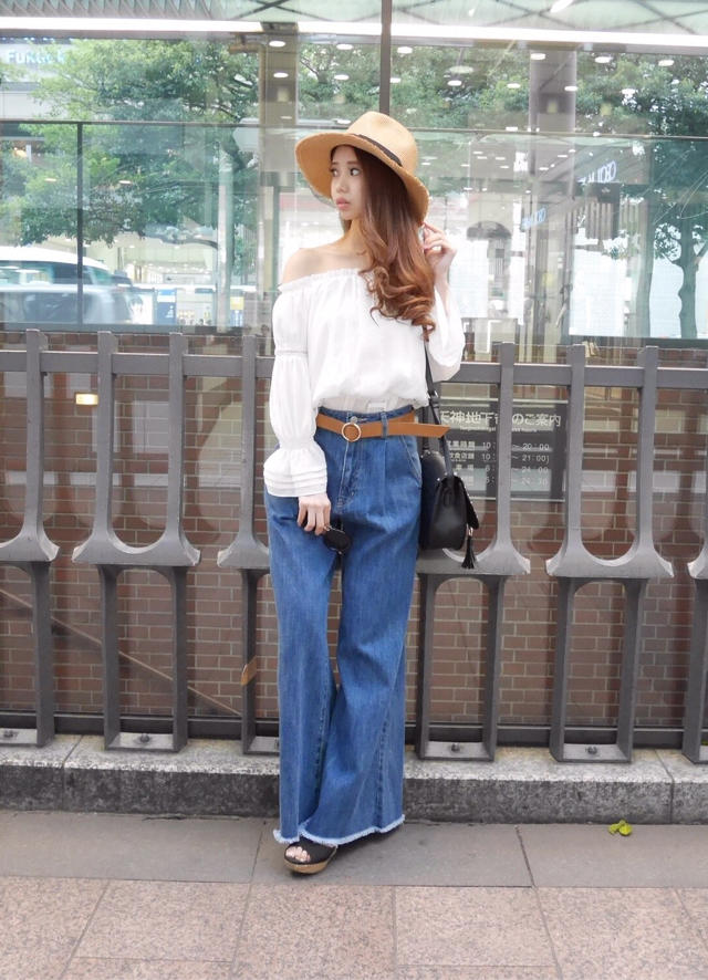 かなみの大人気トップスとデニムコーデ♡みさきゅん