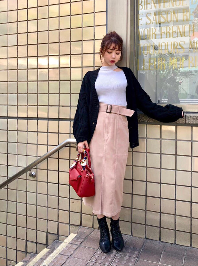 デートにぴったり♡ゆるニットカーデ