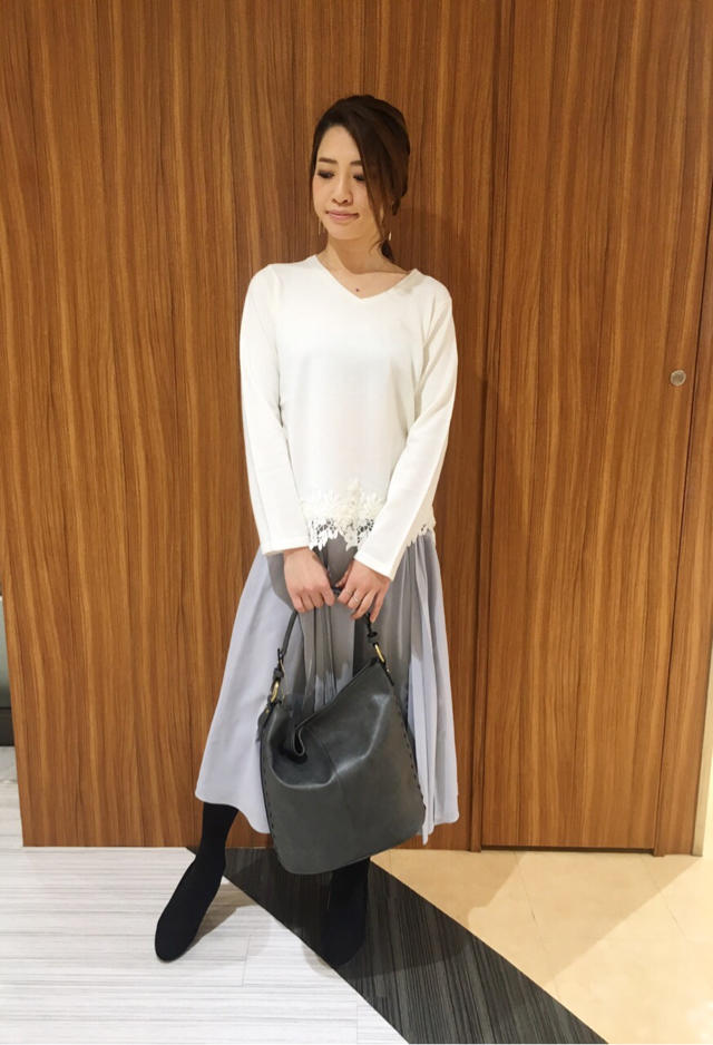 裾レースが華やか♡新作ニット♪