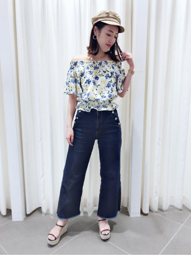 新作 ♡ 花柄オフショルtops KTD