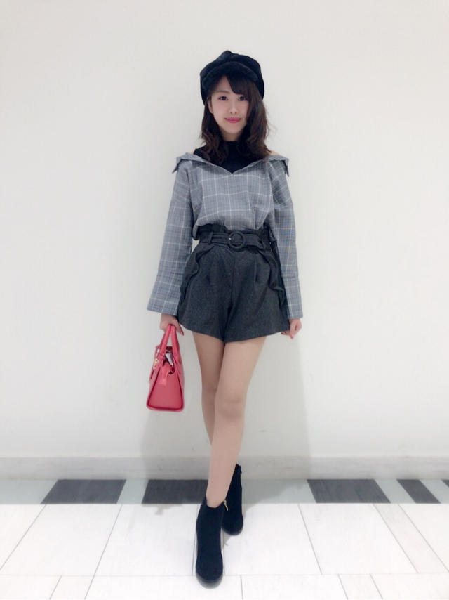 抜き襟チェックシャツコーデ♡ HONOKA