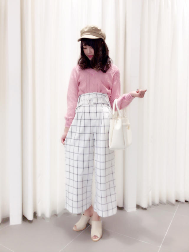 Ｖ字ネックニットコーデ♡ HONOKA 