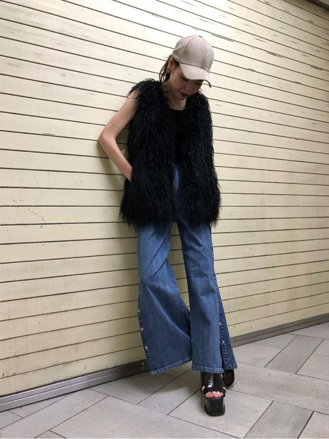 新作ファーベスト♡デニムワイドパンツ♡つな