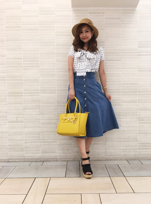 胸元ボリューミーリボンが可愛いオフショルトップス♡♡お気に入りのオムライス...✌︎ななみん