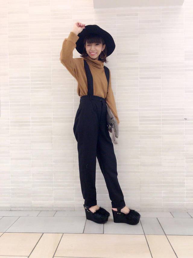 サスペンダー付きテーパードパンツ♡Misaki