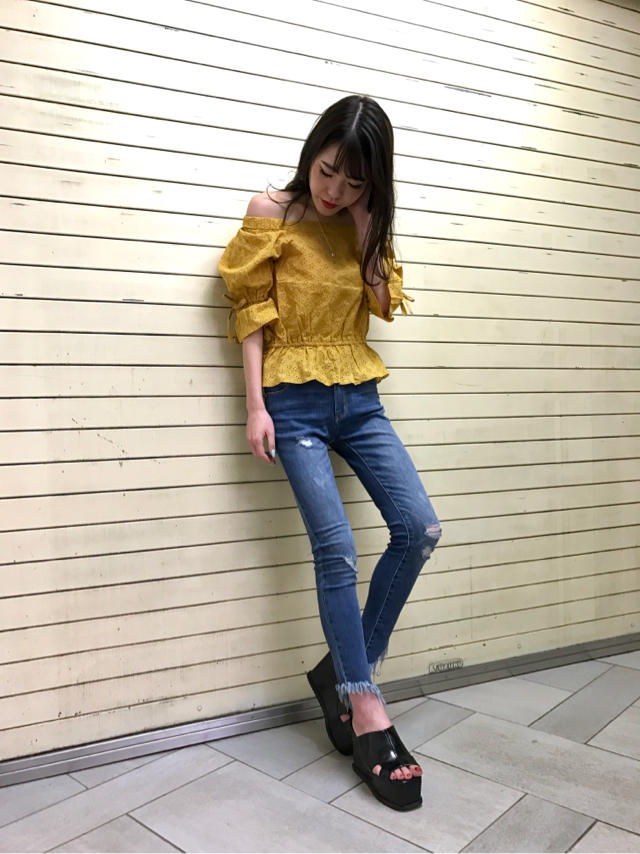 オフショルブラウス♡つな