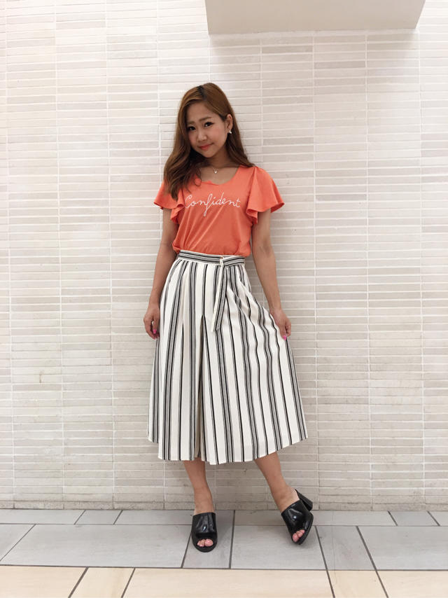 セクシー&フェミニンなロゴTシャツ♡♡
