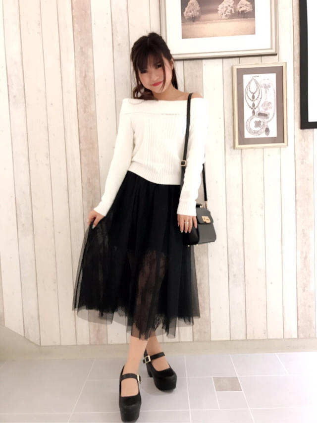 オフショル×チュールスカートSETがなんと？！？本日から店舗限定ノベルティ♡Misaki