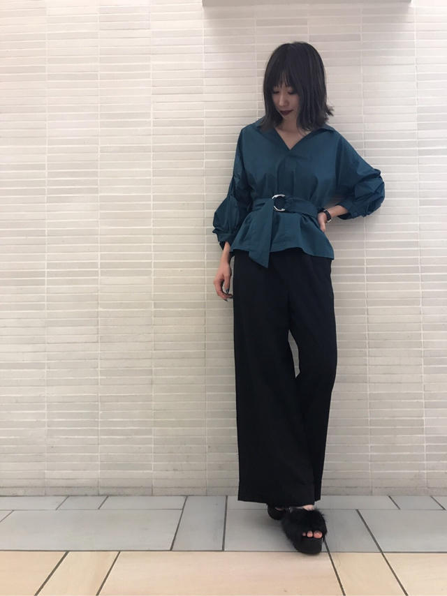 メリハリブラウス♡みい