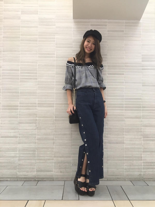 エスト店大人気のスポーティーMIXなブラウス♡期間限定桃の食べ放題♡✏︎あやちゅん