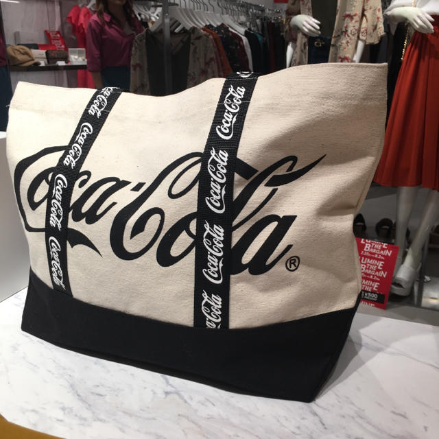 早くも大人気！コカコーラコラボアイテム♡satou