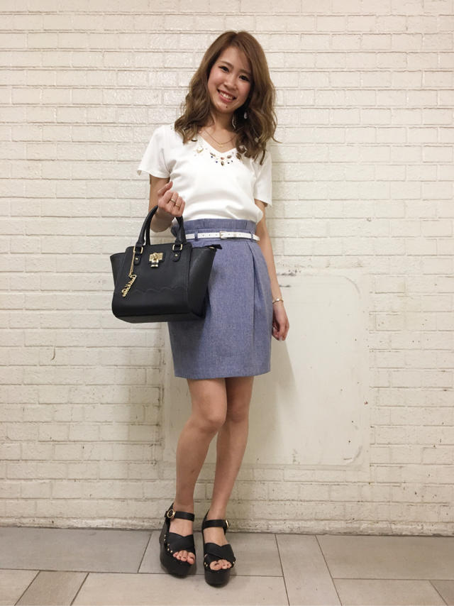 MIXビジュー調モチーフ付きＶネックTOPS♡Nao