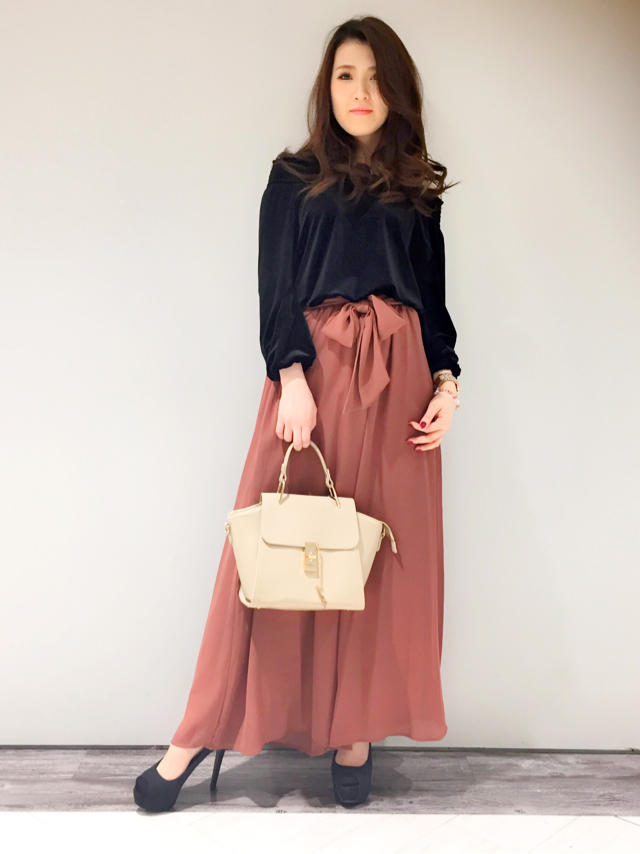 流行りのベロアトップス♡