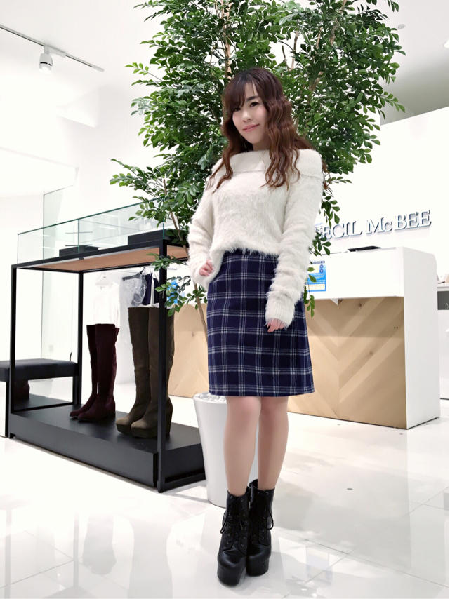 大人気オフショルシャギーニット   ハルナ