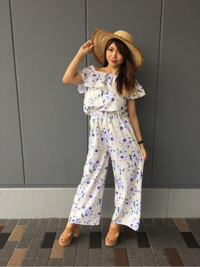 リリー柄❋オフショルオールインワン…Nao