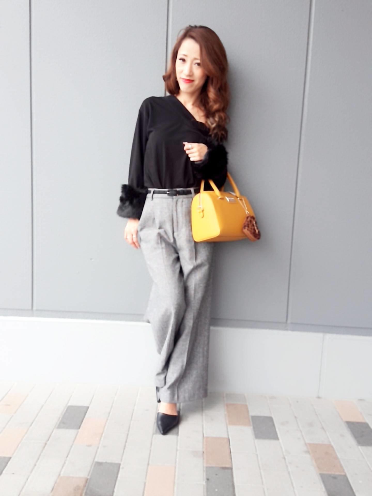 ♡袖ファーVネックトップス♡HITOMI♡