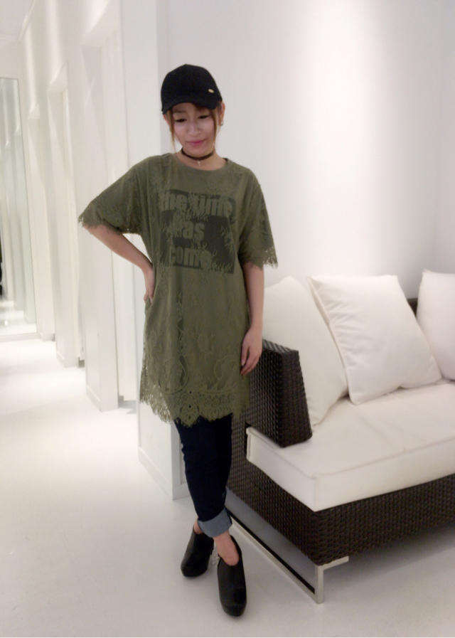 レースレイヤードロゴTシャツ