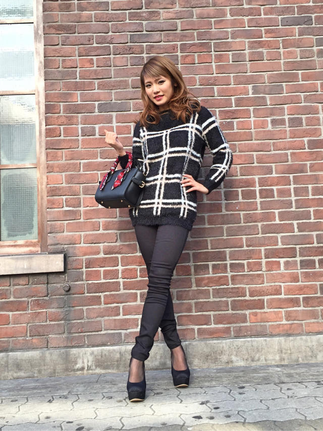 【新作】オフタートルorオフショルニットでall black コーデ♥あみ