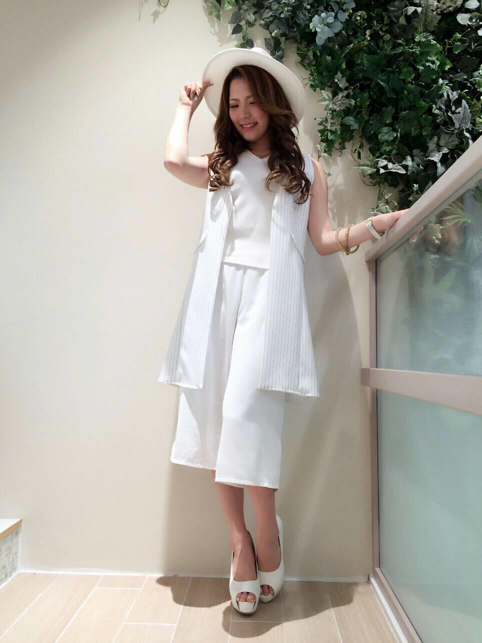 カジュアル好きの方必見❗❗店頭マネキンホワイトコーデ(*^O^*)那奈のオススメ脱色剤ご紹介♡ナナ