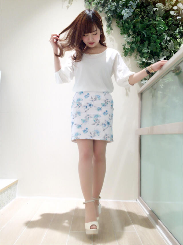 昨日に引き続き、、フラワープリントスカート♡なんと使える〇〇〇♡うーちゃんニューネイル♡キョン